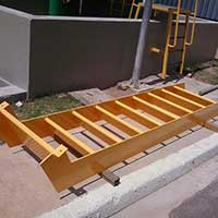 Quando Usar uma Escada para Mezanino no Layout Industrial